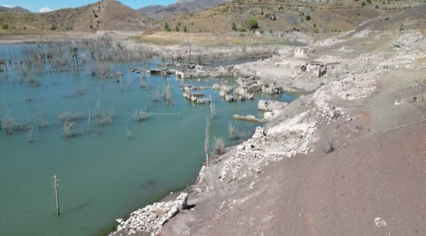 Foto - Su tamamen çekildi! 16 yıl sonra öyle bir şey ortaya çıktı ki...