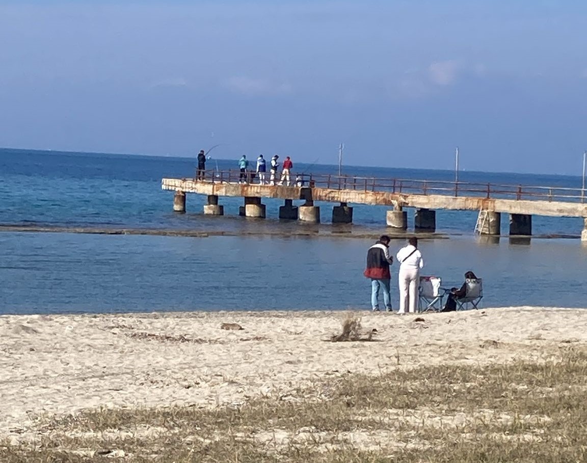 Foto - Şubat ayında olduğumuza bakmayın güneşi gören sahillere akın etti
