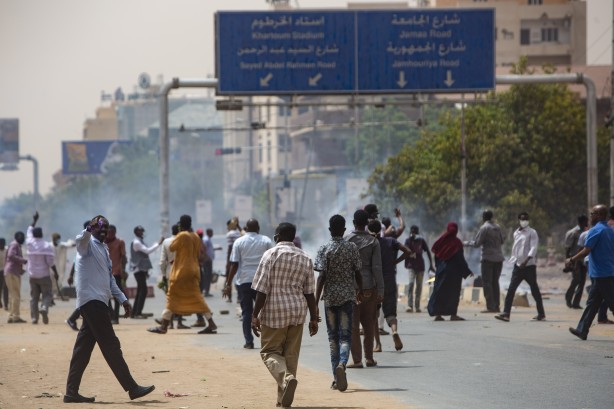 Sudan sokakları yine karıştı!