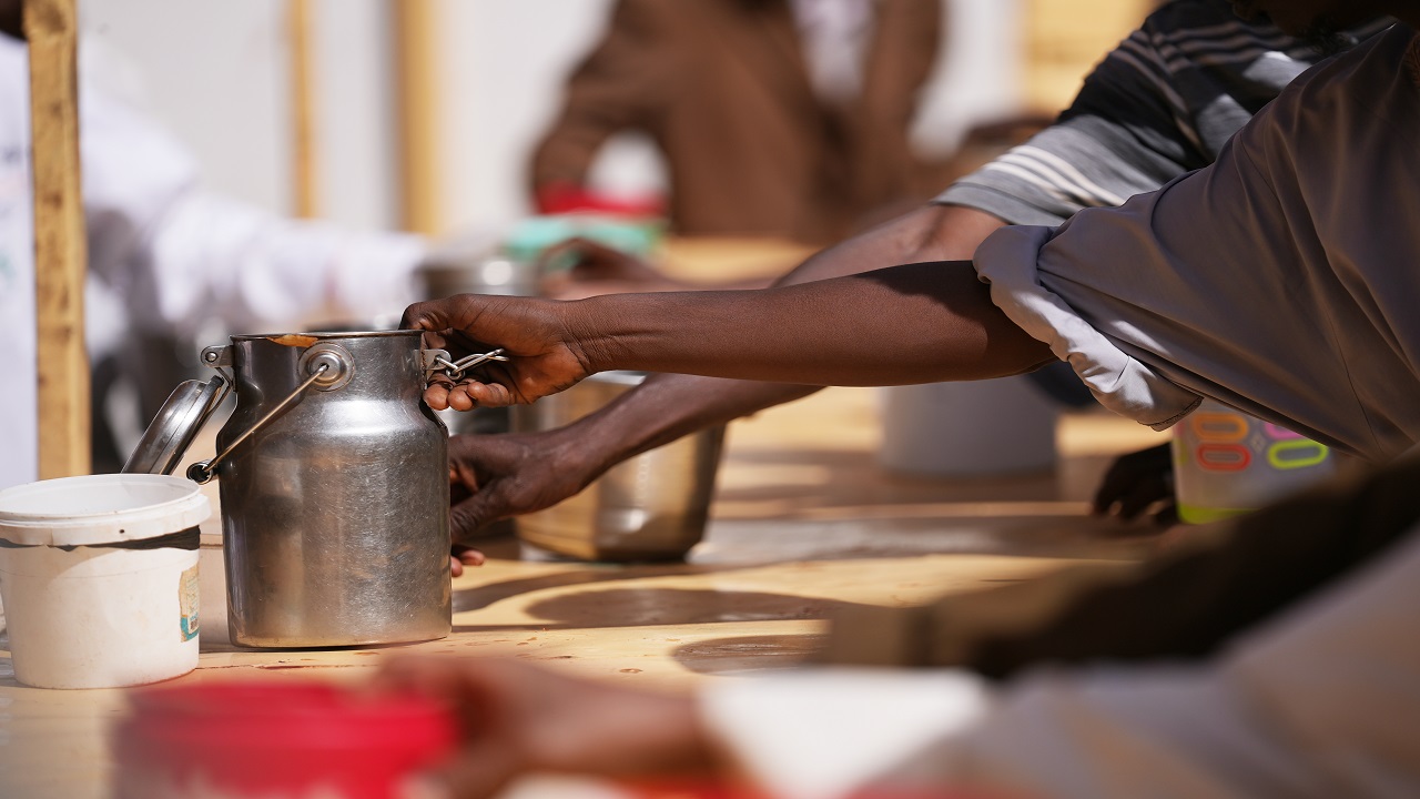 Foto - Sudan'da çatışmaların ortasında insanlık dersi: Kendi hayrınla başkasını doyur