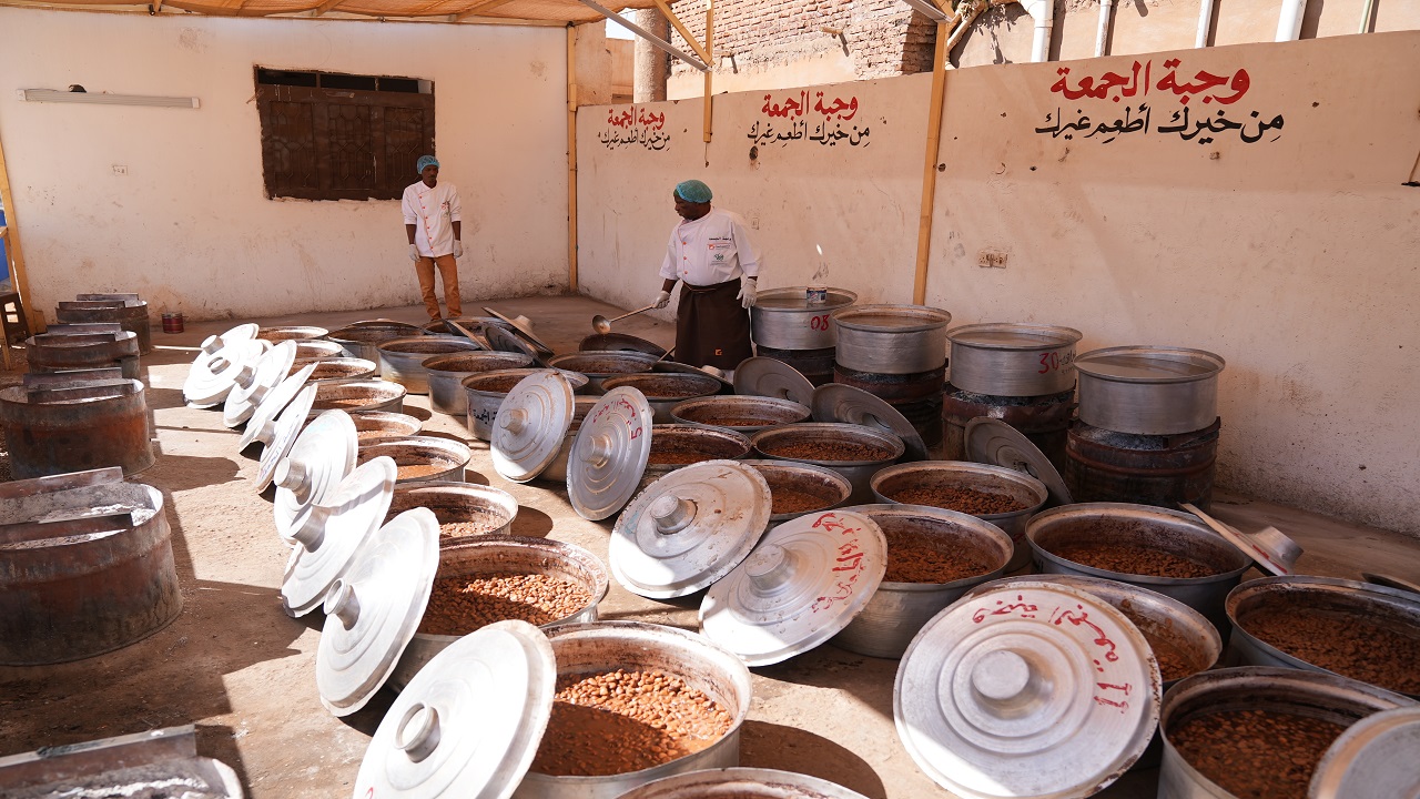 Foto - Sudan'da çatışmaların ortasında insanlık dersi: Kendi hayrınla başkasını doyur
