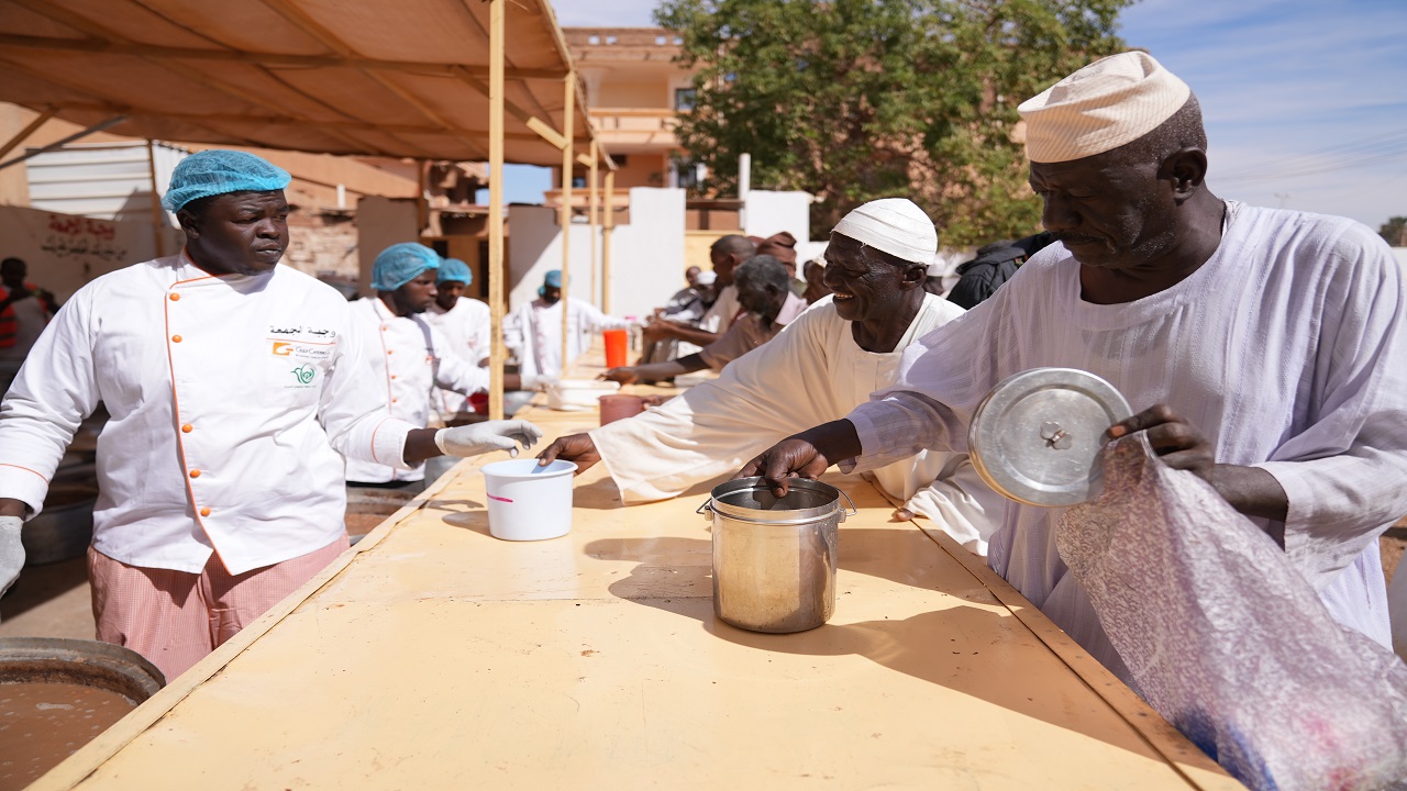 Foto - Sudan'da çatışmaların ortasında insanlık dersi: Kendi hayrınla başkasını doyur