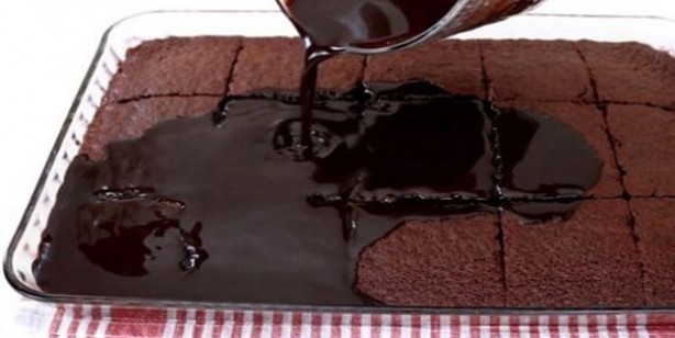 Sufle tadında nefis ıslak kek tarifi: Islak kek tam kıvamında 