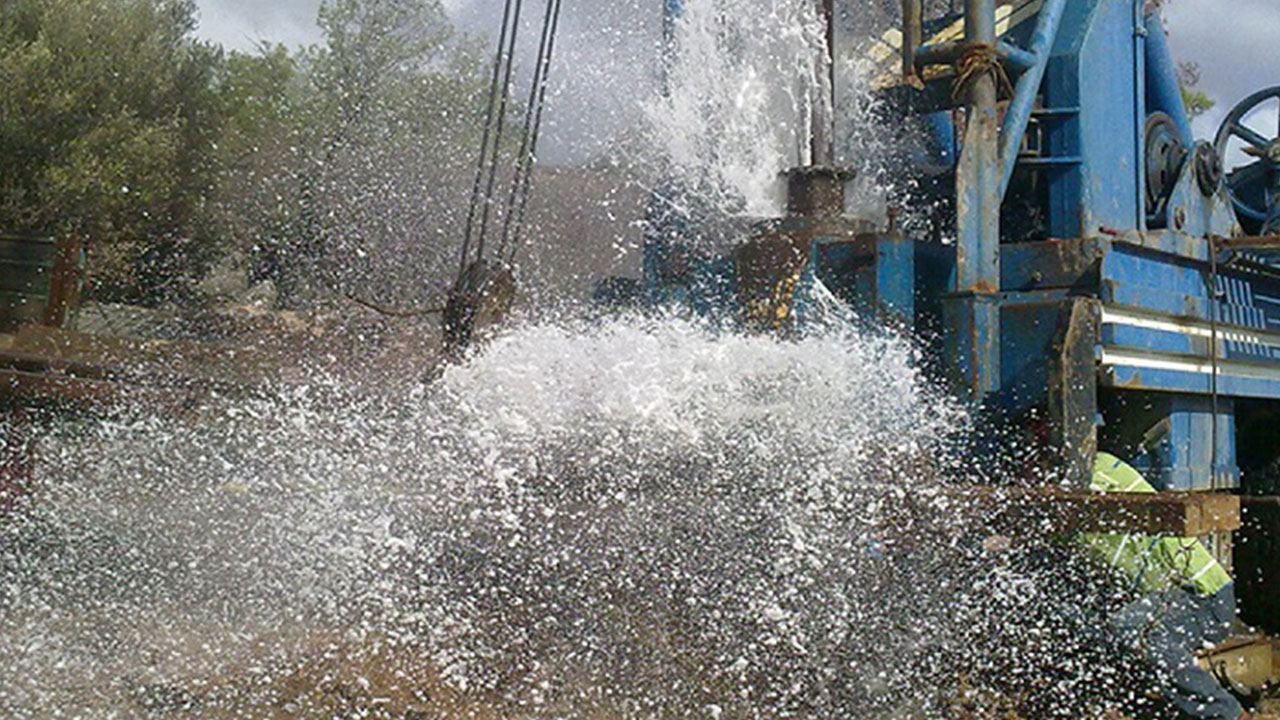 Foto - Şükürler olsun: Saniyede 4 litre fışkıran su kaynağına ulaşıldı