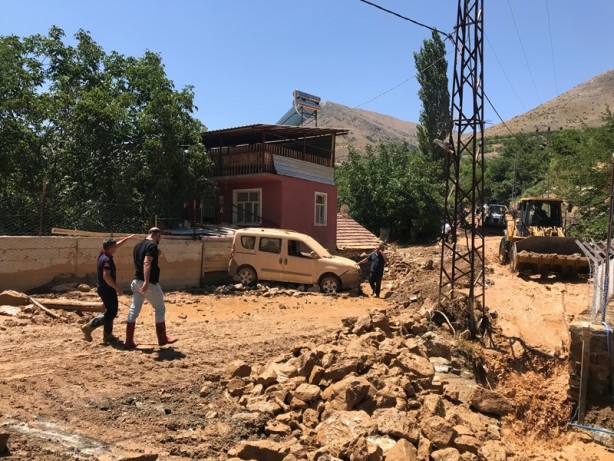 Foto - Sulama kanalı blokları 2 kişinin üzerine devrildi! Ekipler anında müdahale etti