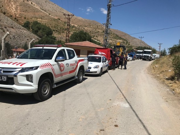 Foto - Sulama kanalı blokları 2 kişinin üzerine devrildi! Ekipler anında müdahale etti