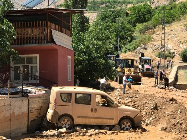 Foto - Sulama kanalı blokları 2 kişinin üzerine devrildi! Ekipler anında müdahale etti