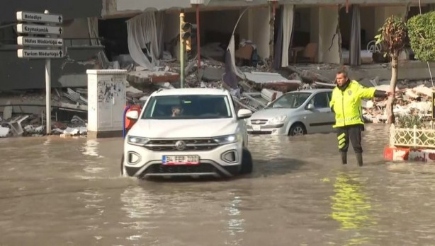 Foto - Sular altında kalan İskenderun ile ilgili profesör şok detayı duyurdu: Su yükselmedi! Maalesef bundan sonra...