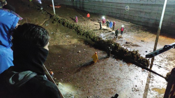 Foto - Sular altında kalan Şanlıurfa'da arama çalışmaları sürüyor