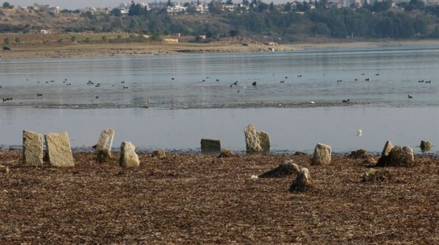 Foto - Sular çekilince 150 senelik mezarlık ortaya çıktı