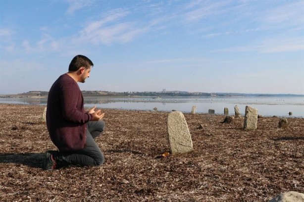 Foto - Sular çekilince 150 senelik mezarlık ortaya çıktı