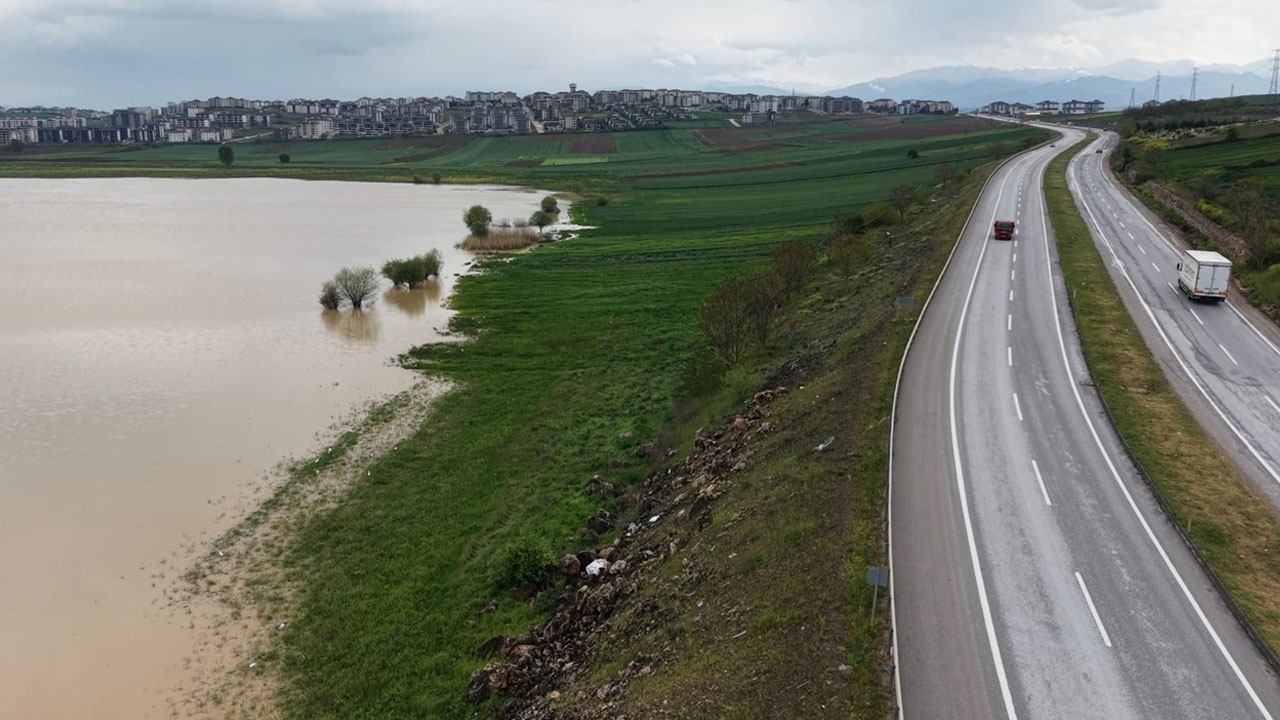Sular çekilince ekmişlerdi! Baraj doldu, izinsiz ekilen araziler su altında kaldı