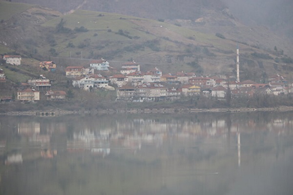 Foto - Sular çekilince görüldü! Barajın tam ortasında ilginç görüntü