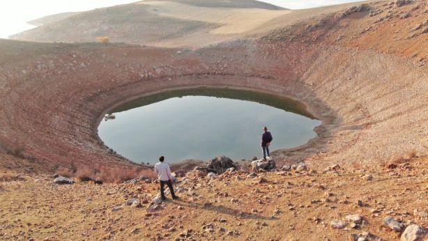 Foto - Sular çekilince ortaya çıkan devasa görüntü şaşkına çevirdi!