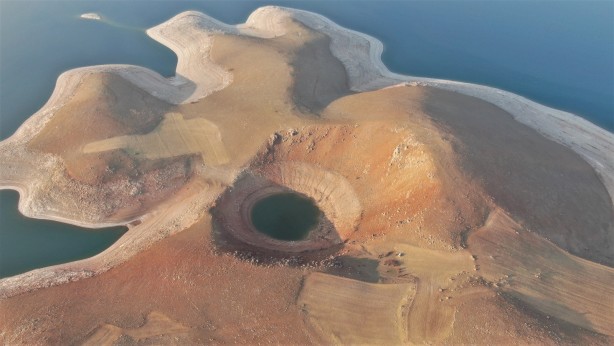 Foto - Sular çekilince ortaya çıkan devasa görüntü şaşkına çevirdi!