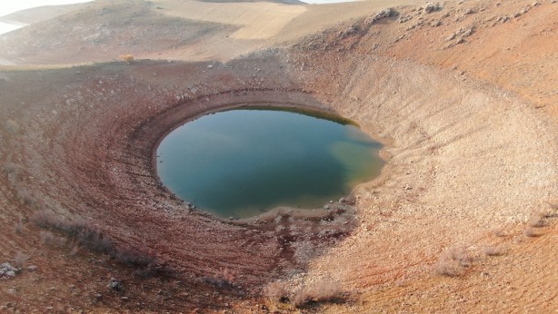 Foto - Sular çekilince ortaya çıkan devasa görüntü şaşkına çevirdi!