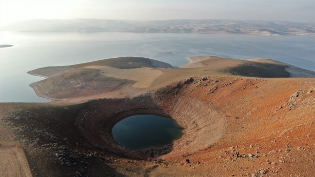 Foto - Sular çekilince ortaya çıkan devasa görüntü şaşkına çevirdi!