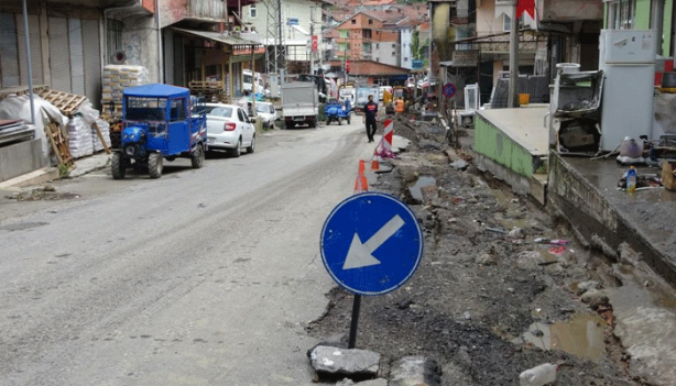 Foto - Sular çekilince ortaya çıktı! Felaketi yaşadılar