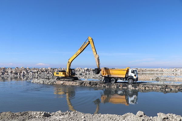 Foto - Sular her geçen gün daha çok azalıyor! Van Gölü'yle ilgili tehlikeli senaryo