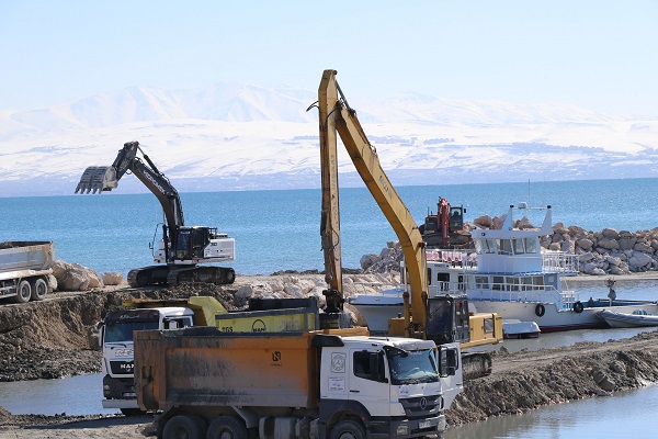 Foto - Sular her geçen gün daha çok azalıyor! Van Gölü'yle ilgili tehlikeli senaryo