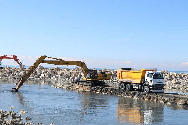 Foto - Sular her geçen gün daha çok azalıyor! Van Gölü'yle ilgili tehlikeli senaryo
