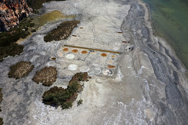 Foto - Suların çekildi ortaya çıktı! Plajda antik döneme ait şaşırtan kalıntı