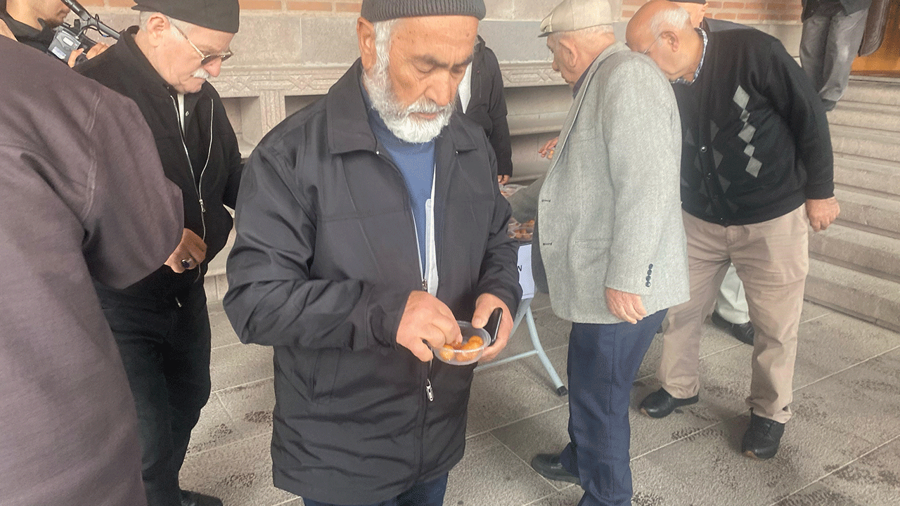 Foto - Süleyman Çakır'ın seneyi devriyesinde lokma dağıttı
