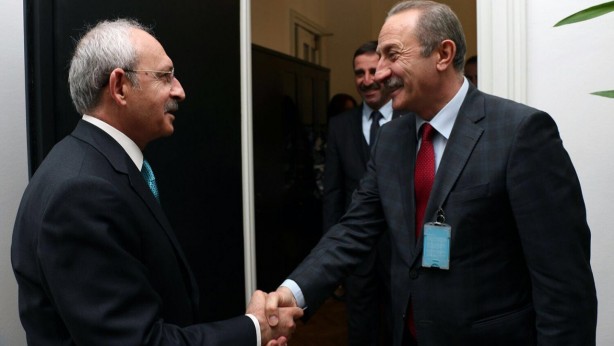 Foto - Milletin parasıyla ‘metres’e jest (!)‘Tecavüzcü’ başkanın yeni skandalı patlak verdi