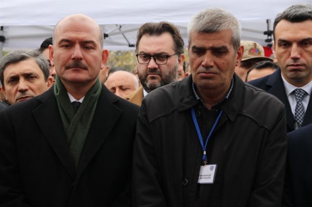 Foto - Süleyman Soylu şehit çocuğunun göz yaşını sildi