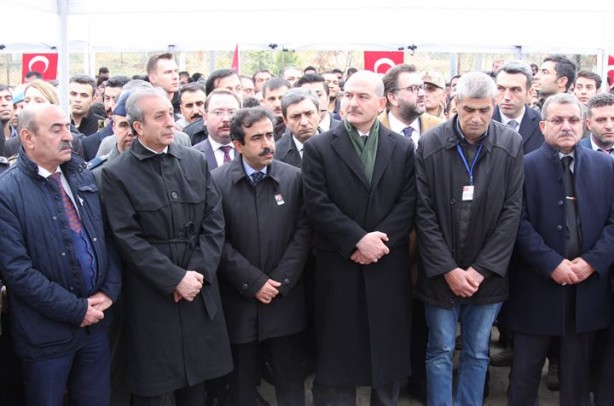 Foto - Süleyman Soylu şehit çocuğunun göz yaşını sildi
