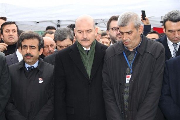 Foto - Süleyman Soylu şehit çocuğunun göz yaşını sildi