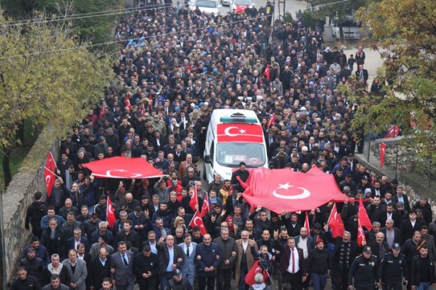 Foto - Süleyman Soylu şehit çocuğunun göz yaşını sildi