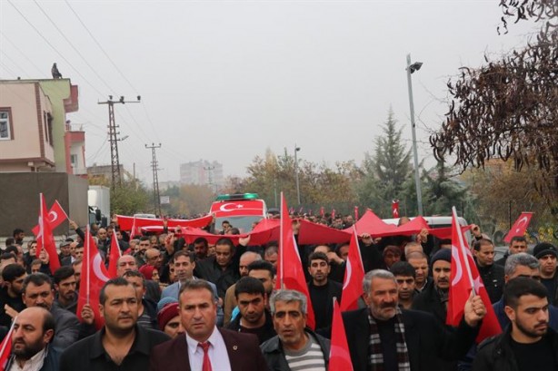 Foto - Süleyman Soylu şehit çocuğunun göz yaşını sildi