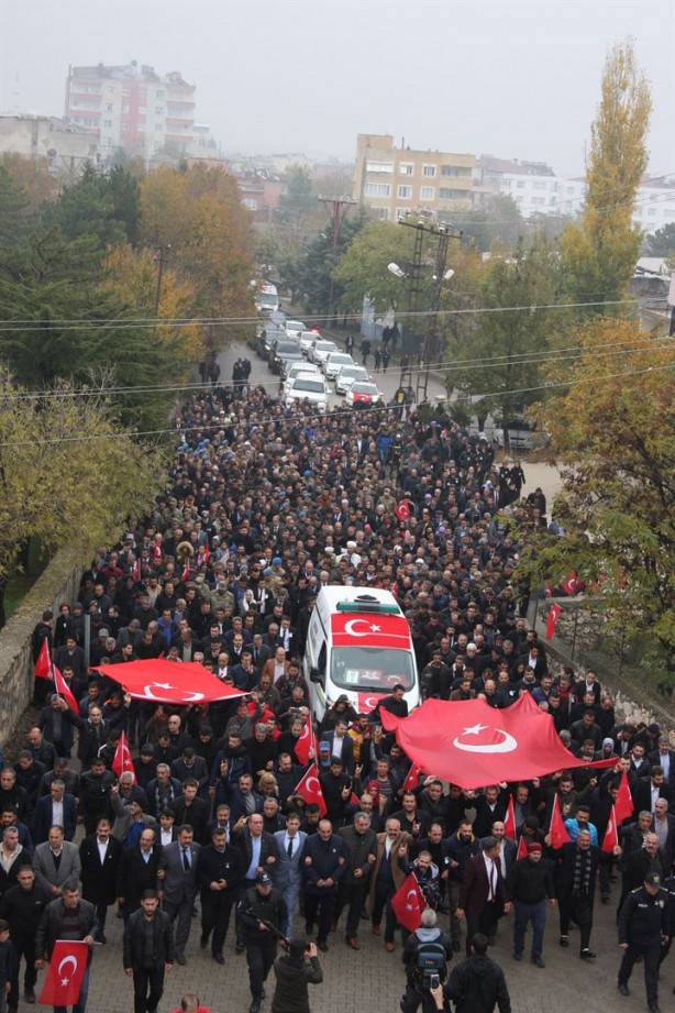 Foto - Süleyman Soylu şehit çocuğunun göz yaşını sildi