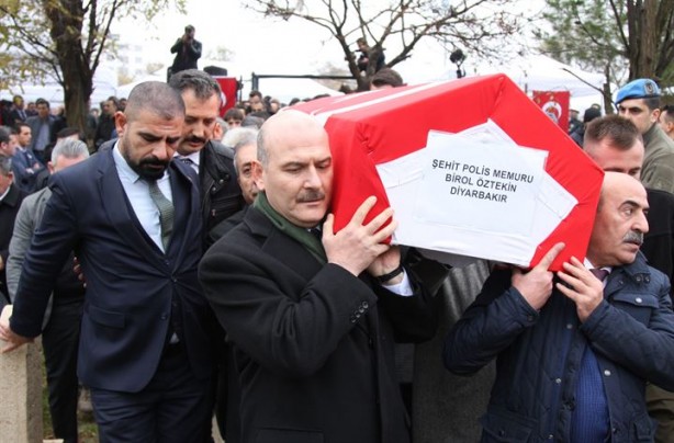 Foto - Süleyman Soylu şehit çocuğunun göz yaşını sildi
