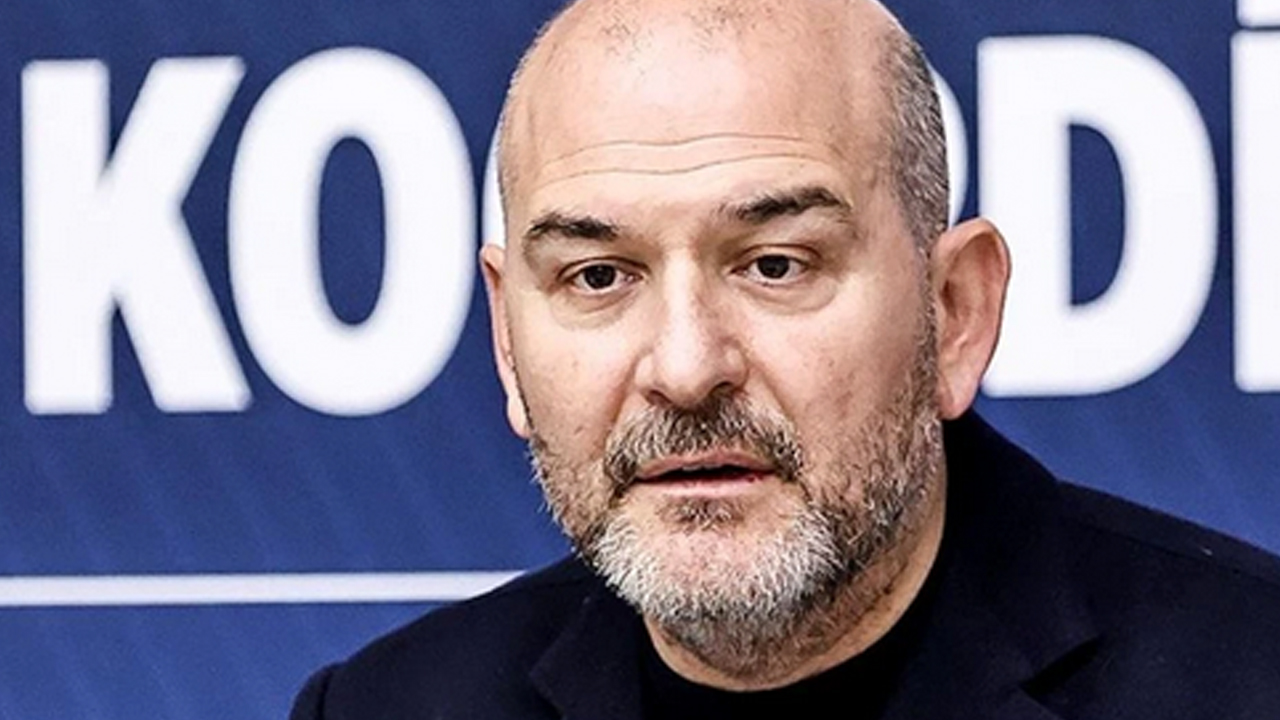 Foto - Süleyman Soylu'dan olay hareket… Soylu'yu havalimanında çıldırtan uygulama! Kemerini çıkarıp attı