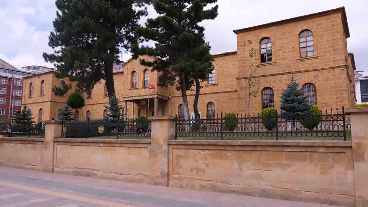 Foto - Sultan 2. Abdülhamid döneminde kapılarını açtı! Yozgat’ın asırlık eğitim mirası