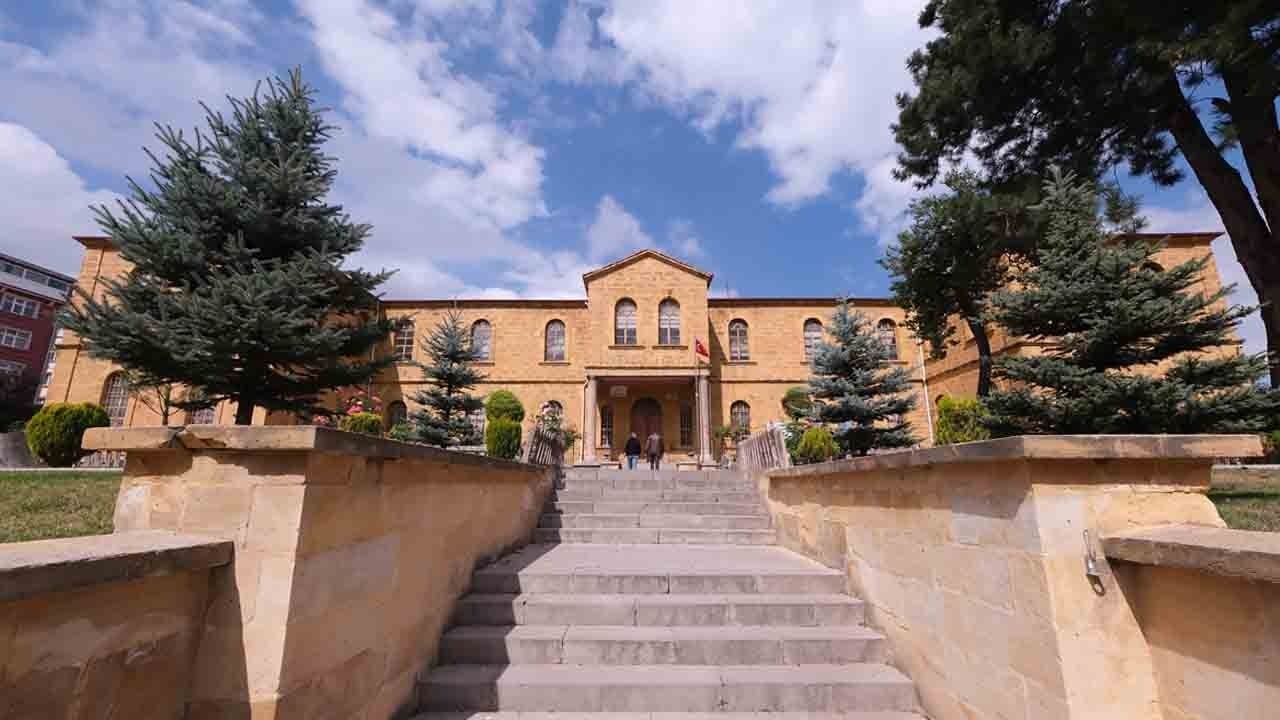 Foto - Sultan 2. Abdülhamid döneminde kapılarını açtı! Yozgat’ın asırlık eğitim mirası