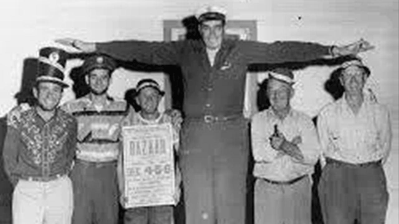 Foto - Sultan Köse bile cüce gibi kaldı! İşte tarihin en uzun boylu insanları