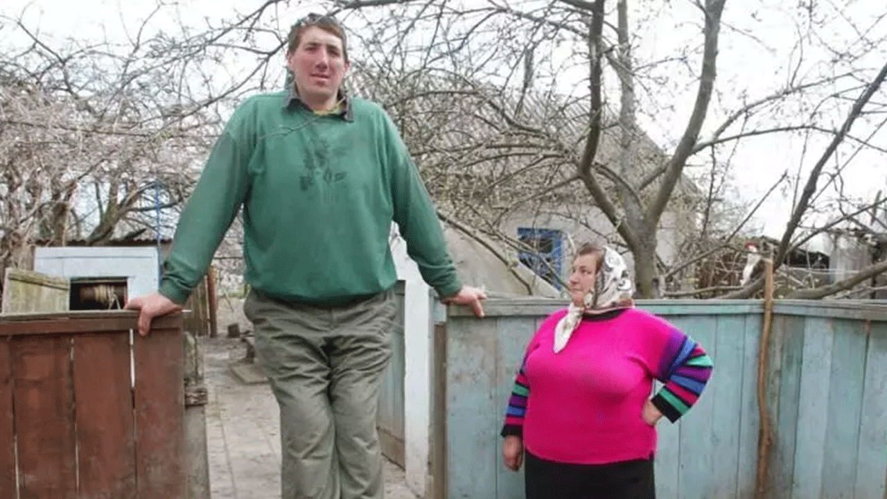 Foto - Sultan Köse bile cüce gibi kaldı! İşte tarihin en uzun boylu insanları