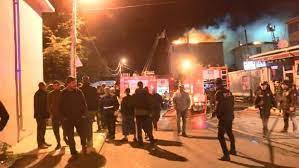 Foto - Sultanbeyli'de bir çatı katı cayır cayır yandı!