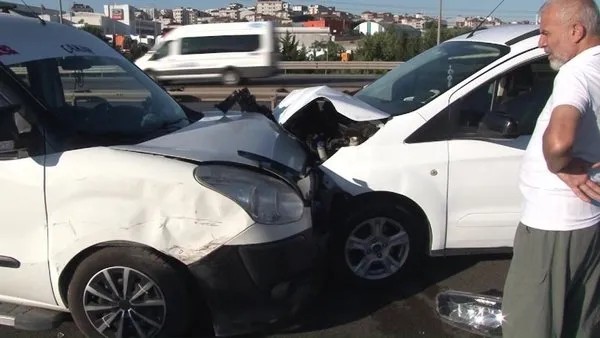 Foto - Sultanbeyli'de feci kaza! 3 araç birbirine girdi: Yaralılar var