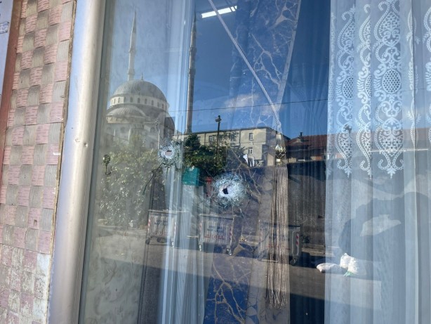 Foto - Sultanbeyli’de polise silahla ateş edildi