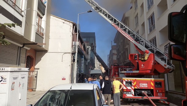 Foto - Sultangazi'de iş yeri yangını