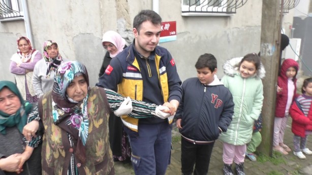 Sultangazi'de korkutan yangın