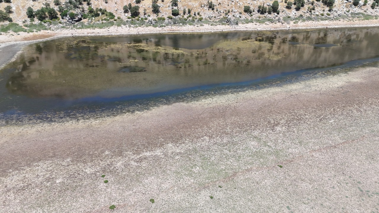 Foto - Sülüklü Göl'ün üçte ikisi kurudu