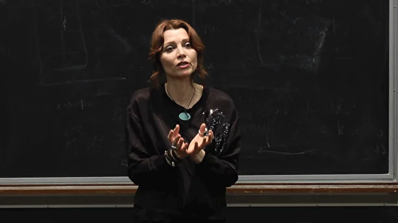 Foto - Sümüklü FETÖ’nün gelini Elif Şafak, Türkiye’yi patronlarına şikayet etti!