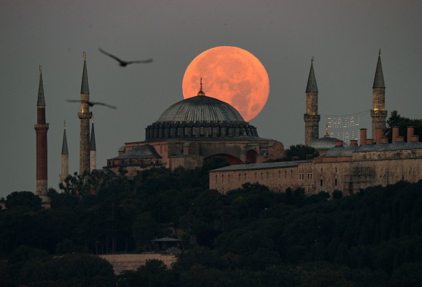 Foto - "Süper ay" böyle görüntülendi