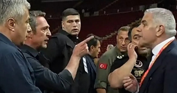 Süper Kupa’da yapamadığını gelip bir anda yaptı! Ali Koç fena yandı… 