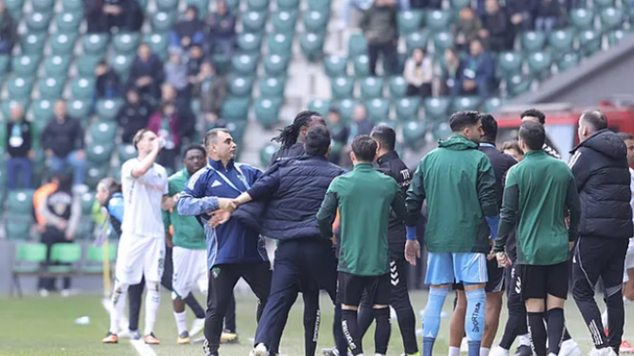 Süper Lig maçınca olay hareket: Maç bitmeden çekti gitti!